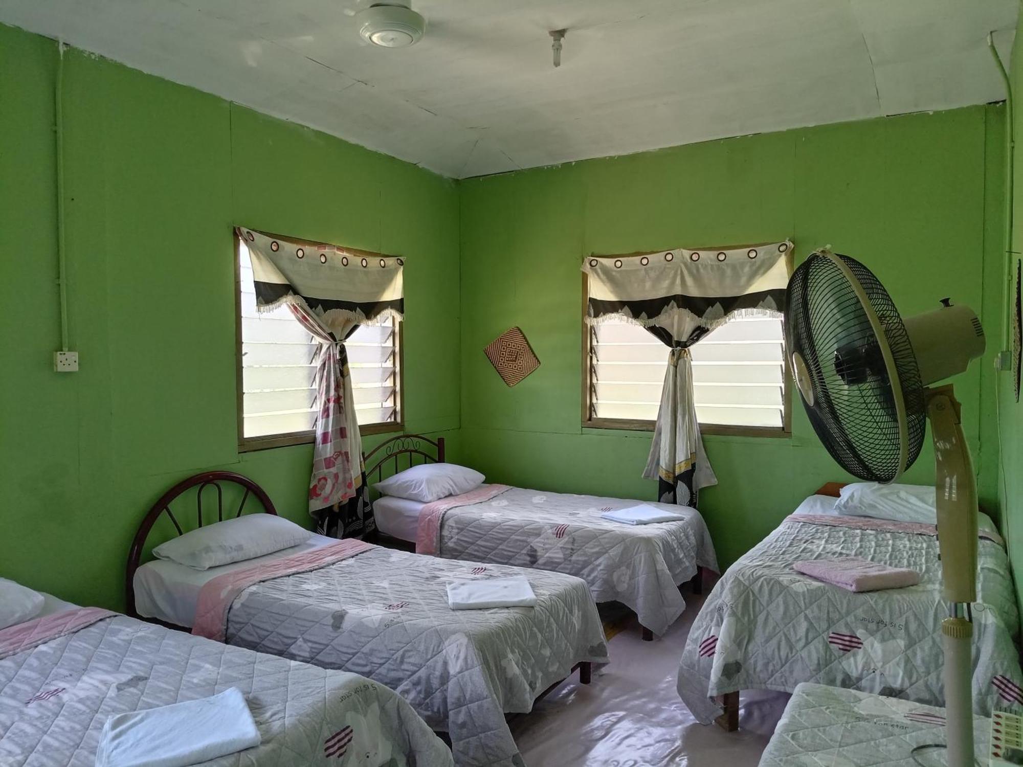 Mulu D Cave Homestay Dış mekan fotoğraf