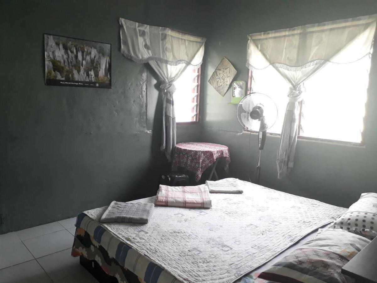 Mulu D Cave Homestay Dış mekan fotoğraf