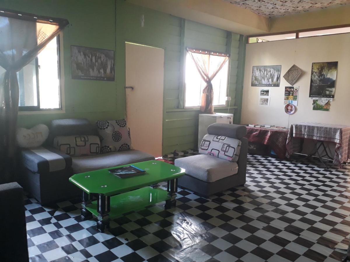 Mulu D Cave Homestay Dış mekan fotoğraf